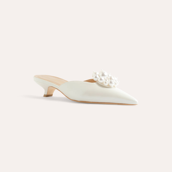 FALLON PEARLISED WHITE MULE PUMP PEARL CLUSTERS 30