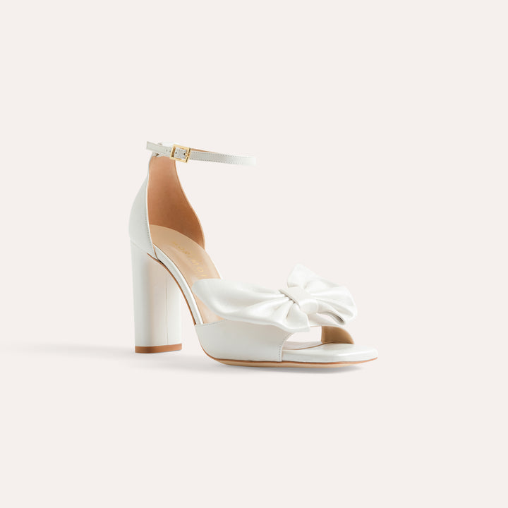 TATIANA PEARLISED WHITE SANDAL BUTTERFLY BOWS