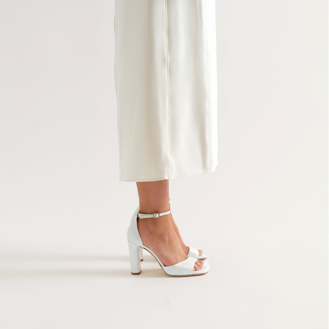 TATIANA PEARLISED WHITE SANDAL BUTTERFLY BOWS