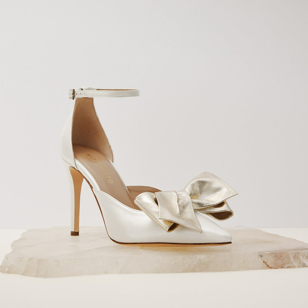 Gold hotsell bow heels